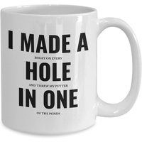 Hole in One Lustiges Golf Geschenk Für Mama Oder Papa Golfer Kaffeetasse von JuntoTees