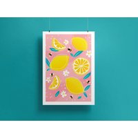 Zitronen Und Bienen Poster | Küche Kunstdruck Kinderzimmer Kunst Wohndekoration Obstdruck A4 Größe Zitronen Und Bienen Poster | Küche Kunstdruck Kinderzimmer Kunst Wohndekoration Obstdruck A4 Größe von JurgitaVas