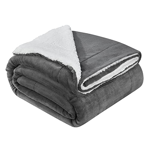 Juskys Fleecedecke 150x200 cm mit Sherpa - flauschig, warm, waschbar - Decke für Bett und Couch - Tagesdecke, Kuscheldecke Dunkelgrau von Juskys