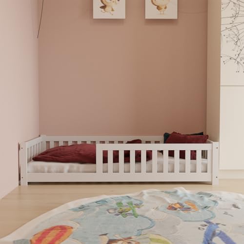 Juskys Kinderbett Naya - 120x200 cm Bett mit Rausfallschutz & Lattenrost - Holz Bodenbett für Kinder 3-10 Jahre - modernes Bettgestell Weiß Juskys Kinderbett Naya - 120x200 cm Bett mit Rausfallschutz & Lattenrost - Holz Bodenbett für Kinder 3-10 Jahre - modernes Bettgestell Weiß von Juskys