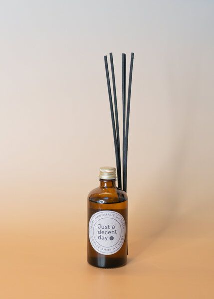 Just a decent day Diffuser mit Duftstäbchen - Coffee shop at home - handmade Just a decent day Diffuser mit Duftstäbchen - Coffee shop at home - handmade von Just a decent day