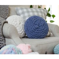 Kinderzimmer Dekor, Handgestricktes Kissen, Gestricktes Chenille-Kissen, Wohnkultur, Schlafzimmer Akzentkissen von JustBloomDesigns