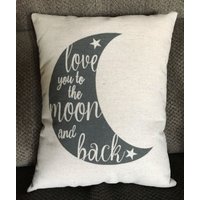 Love You To The Moon & Back Kissen Love You To The Moon & Back Kissen von JustCountryCrafts