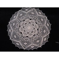 Gehäkelte Runde Weiße Doily Oder Tischdeko Gehäkelte Runde Weiße Doily Oder Tischdeko von JustCrocheting