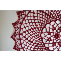 Rundes Weihnachtsdeckchen 35 cm Starburst von JustCrocheting