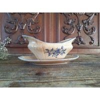 Blaue Transferware Sauciere Mit Befestigtem Teller Von Villeroy Und Boch Hamlet, Keramik Sauciere, Antikes Geschirr von JustFrenchVintage
