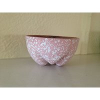 Pink Gesprenkelter Splatter Übertopf Oder Blumentopf Von Miramar Aus Kalifornien Mid Century Modern Home Decor 859 1958 von JustMidCentury