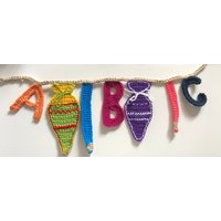 Lustige Girlande Zum Schulanfang, Mit Buchstaben, Schultüten Und Stiften, Gehäkelt Aus Wolle Lustige Girlande Zum Schulanfang, Mit Buchstaben, Schultüten Und Stiften, Gehäkelt Aus Wolle von JuttasBoutique