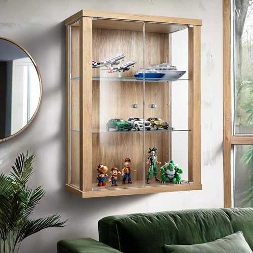 K-Möbel Hängevitrine Glas (80x60x25cm) - Made in Germany - Glasvitrine hängend mit 2 höhenverstellbaren Glasböden aus ESG in Buche - Schrank mit Glastüren - Wandvitrine - Display Cabinet von K-Möbel