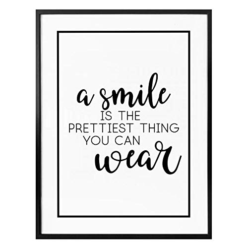 Poster A smile is the prettiest thing Lächeln das Schönste zum Tragen Typografie Spruch 24x30cm von K&L Wall Art