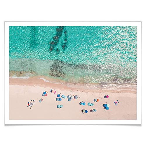 Poster Sisi & Seb Am Strand Fotografie Natur Meer Strand Sommer türkisblau Reise Sonnenschirm Blick von oben Wandbild ohne Zubehör 50x40cm von K&L Wall Art