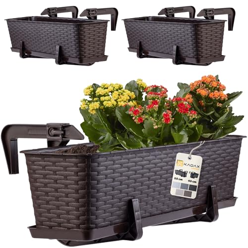 KADAX Blumenkasten-Set, Balkonkasten Set aus Kunststoff, Pflanzkasten für Blumen und Kräuter, Widerstandsfähiger Balkontopf, Pflanzkübel für Balkon (60cm-3er Set, Braun) von KADAX