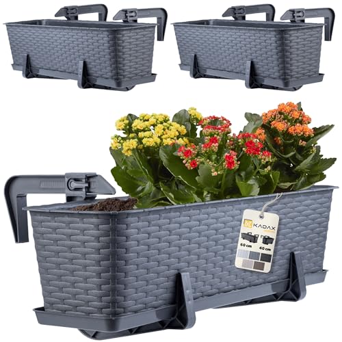 KADAX Blumenkasten-Set, Balkonkasten Set aus Kunststoff, Pflanzkasten für Blumen und Kräuter, Widerstandsfähiger Balkontopf, Pflanzkübel für Balkon (60cm-3er Set, Graphit) von KADAX