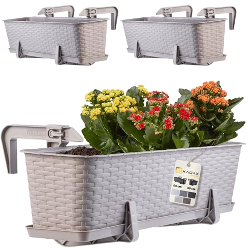 KADAX Blumenkasten-Set, Balkonkasten Set aus Kunststoff, Pflanzkasten für Blumen und Kräuter, Widerstandsfähiger Balkontopf, Pflanzkübel für Balkon (60cm-3er Set, Karamell) von KADAX