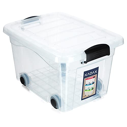 KADAX Kunststoffbehälter mit Rollen, Aufbewahrungsbox aus Kunststoff, Organizer mit Deckel, Clipbox für Spielzeug, Aufbewahrungsbehälter mit Klickverschluss (40L, transparent) von KADAX