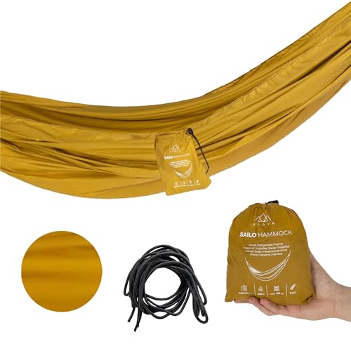 KADVA Sailo Hängematte Outdoor leicht und strapazierfähig 100% Nylon Maximale Belastung 120 kg Maße 260 cm x 150 cm Gewicht 260 g Braun Ideal fürs Camping und für den Garten KADVA Sailo Hängematte Outdoor leicht und strapazierfähig 100% Nylon Maximale Belastung 120 kg Maße 260 cm x 150 cm Gewicht 260 g Braun Ideal fürs Camping und für den Garten von KADVA