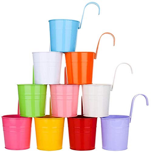 KAHEIGN 10Pcs Metall Hängende Blumentöpfe, 10cm Blumentöpfe Pflanzentöpfe Hängende Blumeneimer Pflanztop Sand Eimer mit abnehmbarem Haken für Balkon Zaun Garten (10 Farben) von KAHEIGN