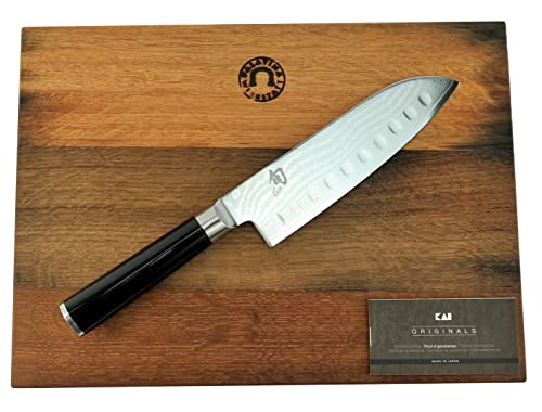 KAI Shun Classic Angebotsset ultrascharfes Santoku DM-0718 mit Kullenschliff 18 cm Klinge + Fassholzbrett 34x21 cm VK: 259,95 € von KAI/Palatina Werkstatt