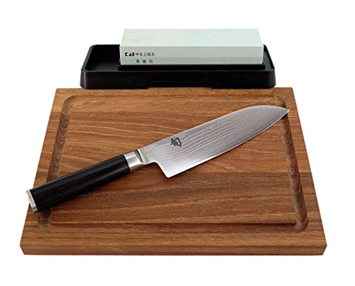 Kai Shun Classic Geschenkset | DM-0702, ultrascharfes Santoku, 18 cm |+ großes Schneidebrett aus Eiche,30x22 cm + KAI-Schleifstein AP-0305 | VK: 279,- € von KAI/Palatina Werkstatt