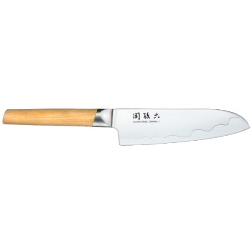 KAI Seki Magoroku Composite Santoku Messer 16,5 cm Klingenlänge - SUS420J2 Edelstahl 56 HRC /VG 10 Stahl 61 HRC - heller gemaserter Pakkaholzgriff - Handgefertigt in Japan - Durchgehender Erl von KAI