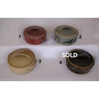 Auflaufformen - 8 "Breite Verschiedene Farben Und Griffstile Gruppe E von KALPracticalPottery
