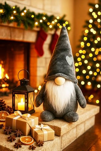 KAMACA Stehender Kuschel Wichtel 40 cm hoch Weihnachtsdeko Figur mit weißer Zipfelmütze, Rauschebart und Herz Deko für Advent Winter Kamin Fensterbank Weihnachten (Wichtel grau 40 cm) von KAMACA