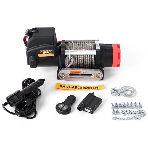 KANGAROO WINCH Elektrische Seilwinde 12V - 6000 LBS / 2722 kg Zugkraft - Ideal für ATV, Quad und Offroad Einsätze - Robuste Konstruktion - Inklusive Synthetikseil und Funkfernbedienung (K6000SR) von KANGAROO WINCH