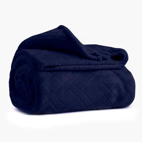 Karaca Elanor Flannel Emboss Wellsoft Double Blanket, Navy - 200 x 220 cm Hochwertige Doppeldecke aus Flanell mit geprägtem Muster, 100% Polyester 420 Gsm Karaca Elanor Flannel Emboss Wellsoft Double Blanket, Navy - 200 x 220 cm Hochwertige Doppeldecke aus Flanell mit geprägtem Muster, 100% Polyester 420 Gsm von KARACA