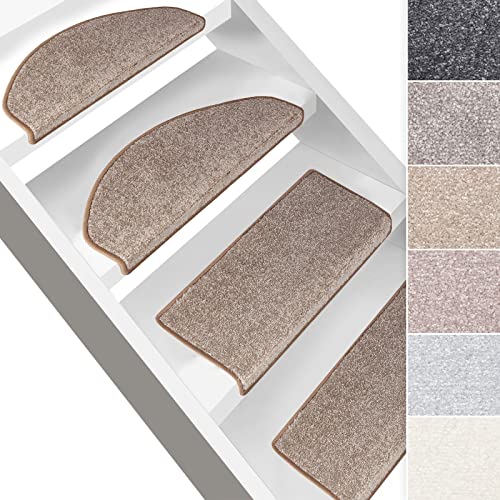 KARAT Stufenmatten Sundae - Halbrund oder Eckig - Velours Treppen-Teppich - Teppenmatte für Innen - Einfache Befestigung (Halbrund - 19 x 56 cm, Beige) von KARAT