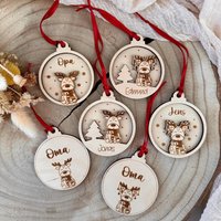 Personalisierter Geschenkanhänger Weihnachten - Holzanhänger Rentier/Elch Mit Namen | Weihnachtsbaumanhänger, Platzkarte, Gastgeschenk von KARTENundMEER