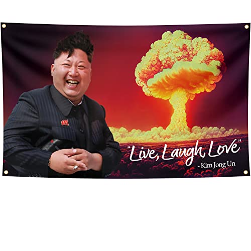 KASKANA Kim Jong Un Live Laugh Love Flagge (1.5 mx0.9 m) – lustige Meme-Flagge für Schlafzimmer oder Studentenwohnheim – Nuklear-Explosions-Hintergrund mit 4 Messinglöchern – Digitaldruck – Doppelnaht von KASKANA