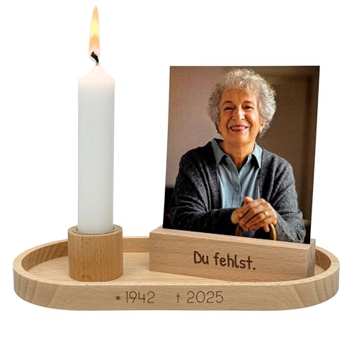 Gedenkset mit Kerzenhalter & Kartenhalter – Erinnerung an Verstorbene – graviert oder personalisiert – Holz Deko für Trauer & Gedenken (Wunschgravur (personalisierbar)) von KATINGA