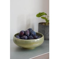 Obstschale - Salbeigrün | Gesprenkelt von KATKATKeramik