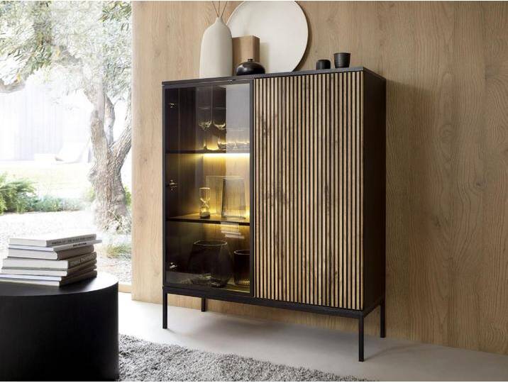 Vitrinenschrank - 2 Türen - mit LED-Beleuchtung - MDF & Rauchglas - Schwarz & Holzfarben - OVILA von KAUF-UNIQUE.de