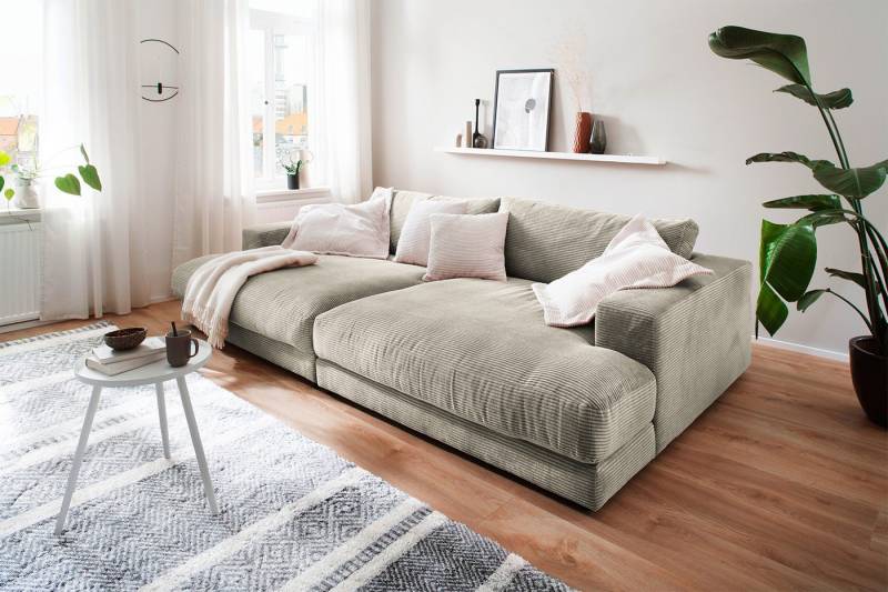 KAWOLA Big-Sofa MADELINE Riesen Cordsofa - Entspannung pur - Modernes Wohnen, XXL Couch mit Cord Bezug – Maximaler Komfort, Top Design von KAWOLA