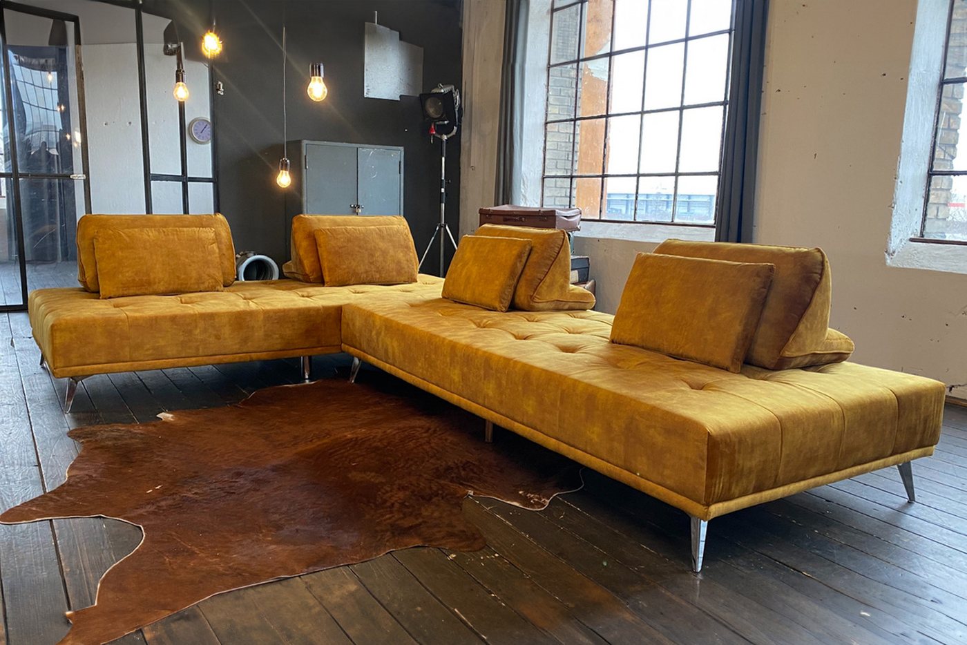 KAWOLA Schlafsofa WIOLO, Couch Velvet, mit oder ohne Hocker, verschiedene Farben von KAWOLA