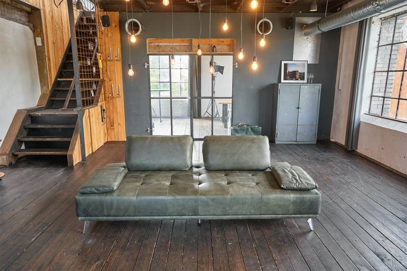 KAWOLA Schlafsofa WIOLO, Couch Daybed Leder mit oder ohne Hocker verschiedene Farben 240x110 cm von KAWOLA