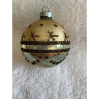 Vintage Glänzende Brite Mercury Glas Weihnachtsschmuck Mit Schwarzen Glimmer von KBFUNFinds2