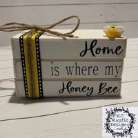 Biene Mini Holz Bücherregal/Tablett Deko Bücher Stapelbar Wohn Dekor von KCRusticDesignsCo
