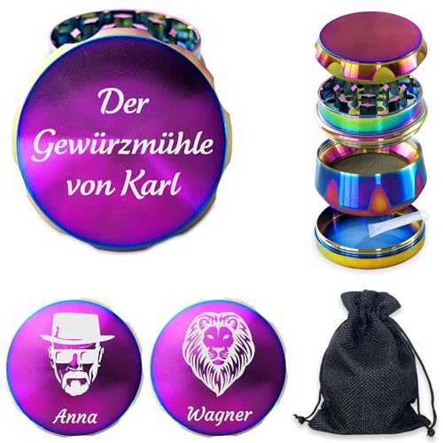 KDO MAGIC - Personalisierter Grinder - 55 x 41mm - Personalisierbare Tabakmühle - Gravierter Vorname - Gewürzmühle aus hochwertigem Metall - 4-teilig mit Sieb und Spatel (Motiv: Text) von KDO MAGIC