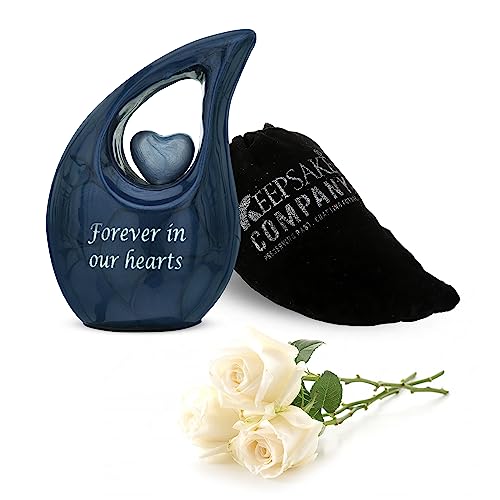 KEEPSAKE COMPANY Tropfenförmige kleine Urnen für menschliche Asche, Mini-Urne mit himmelblauem Herz, Kremationsandenken für Asche, mit hochwertigem Samtbeutel, blau mit himmelblauem Herz KEEPSAKE COMPANY Tropfenförmige kleine Urnen für menschliche Asche, Mini-Urne mit himmelblauem Herz, Kremationsandenken für Asche, mit hochwertigem Samtbeutel, blau mit himmelblauem Herz von KEEPSAKE COMPANY