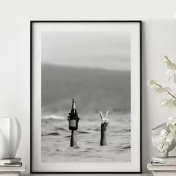 KEMEIQI Vintage-Poster „Frau mit Champagner am Strand“, Leinwanddruck, moderner minimalistischer Kunstdruck, Bar, Heimdekoration, Kunstposter, Geschenke (70 x 100 cm) von KEMEIQI