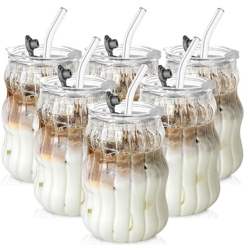 KEMORELA 6 Glasbecher mit Deckel & Glas Strohhalmen - 530ml gewelltes Design für Eiskaffee, Bubble Tea, Säfte - Klare geriffelte Trinkgläser, spülmaschinenfest - Ideal für Zuhause, Café, Partys von KEMORELA