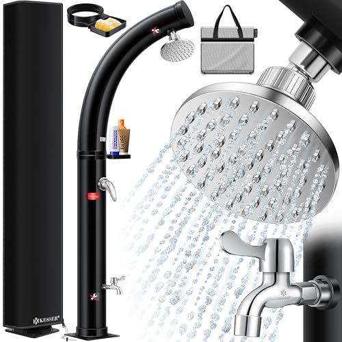 KESSER® Solar Gartendusche Solardusche Bogen mit Metall-Duschablage Schutzhaube & Tasche | 35 Liter warmes Wasser max. 60°C Pooldusche Camping | Regenduschkopf & Wasserhahn | Gartenschlauch-Anschluss von KESSER