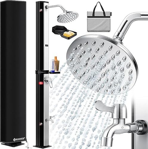 KESSER® Solardusche 35 Liter Solar Gartendusche | warmes Wasser max. 60°C | Pooldusche ohne Stromanschluss | Campingdusche Regenduschkopf, Wasserhahn, Schlauch-Anschluss inkl. Ablage, Cover & Tasche von KESSER