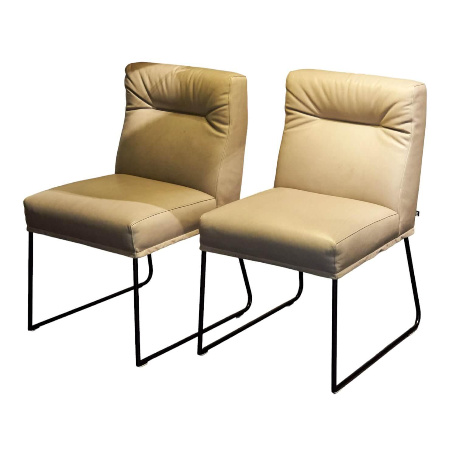 2er Set Stühle Leder Anilin Steingrau Gestell Schwarz 2er Set Stühle Leder Anilin Steingrau Gestell Schwarz von KFF