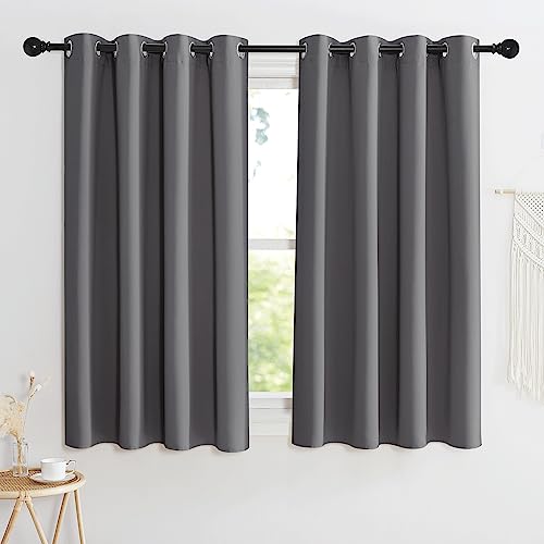 KGORGE Graue Verdunklungsvorhänge Kurz Vorhang Blickdicht für Schlafzimmer Thermovorhang Hitzeschutz Ösenschal 2er Set 125 x 140 cm(HxB) Gardinen für Kleine Fenster Modern von KGORGE