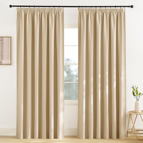 KGORGE Verdunkelungsvorhänge Beige Blickdicht Extra Breite Gardinen 200cm Breit Thermovorhang Kräuselband Wohnzimmer Gardine für Schienensystem 2er Set 245 x 200 cm(HxB), Biscotti Beige von KGORGE
