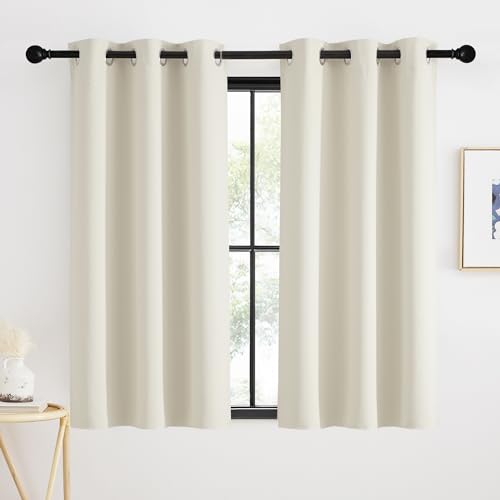 KGORGE Verdunkelungsvorhang Kinderzimmer Beige Gardine Verdunkelung Vorhang Kurz Fenster Vorhänge 140cm Hoch Verdunklungsgardine Ösen Thermovorhang Hitzeschutz 2er Set 140 x 90 cm(HxB), Hellbeige von KGORGE