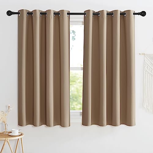 KGORGE Verdunkelungsvorhang Ösen Gardinen Blickdicht 2er Set Kurze Vorhänge für Kleine Fenster 125 x 140 cm(HxB) Gardine Schlafzimmer Modern Thermovorhang Hitzeschutz, Cappuccino von KGORGE